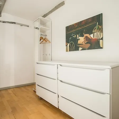 Atelierwohnung Im Altstadthaus * Lubeck